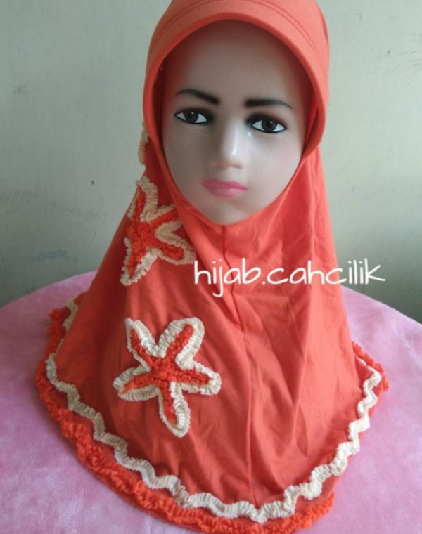 Hijab anak dengan pola bintang laut yang menyenangkan